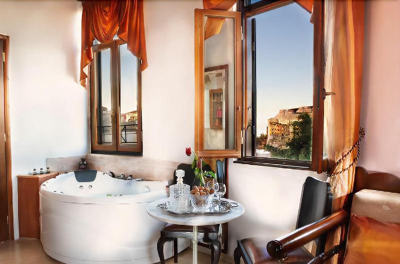 Archontiko Evgenia Studios & Suites Old Town Chania La Canée Extérieur photo
