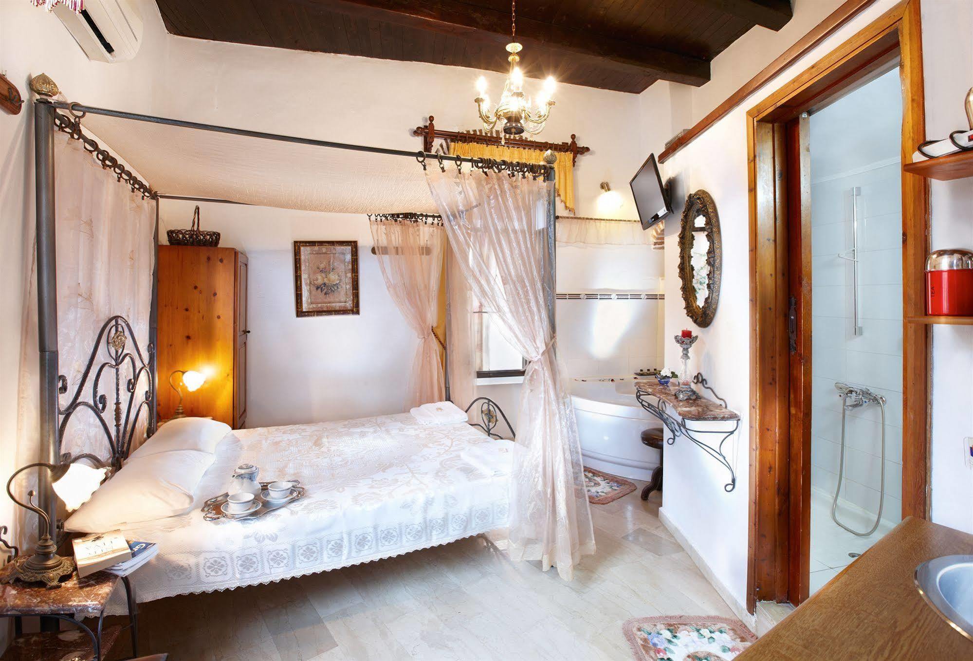 Archontiko Evgenia Studios & Suites Old Town Chania La Canée Extérieur photo