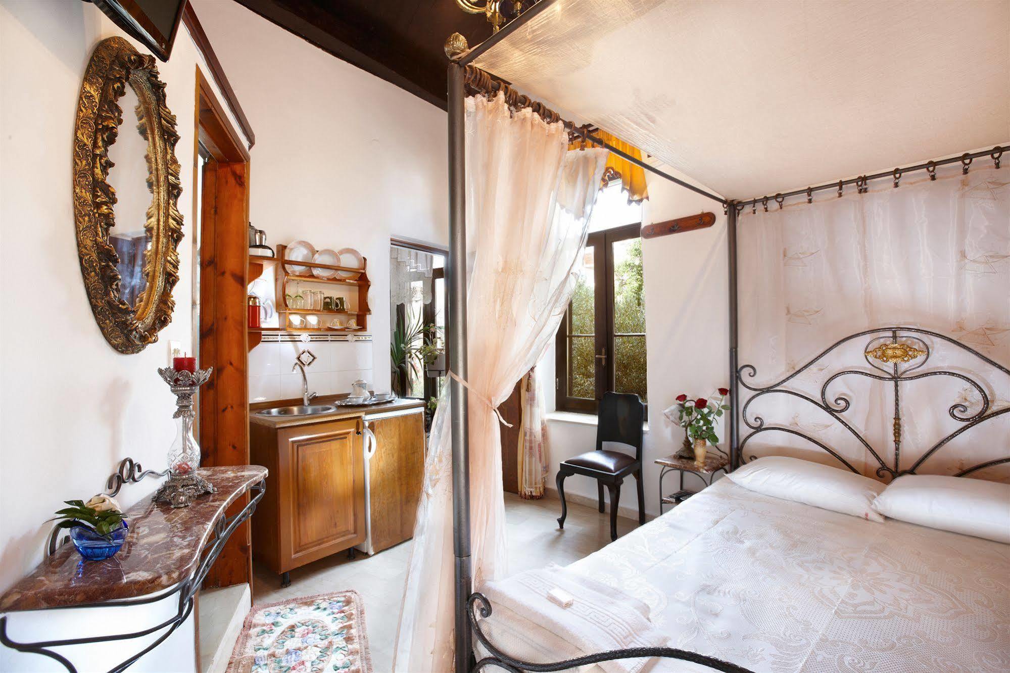 Archontiko Evgenia Studios & Suites Old Town Chania La Canée Extérieur photo