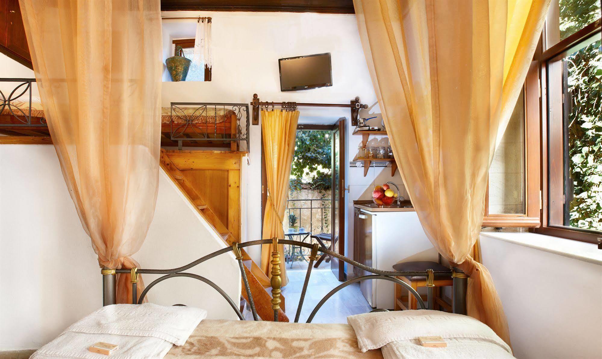 Archontiko Evgenia Studios & Suites Old Town Chania La Canée Extérieur photo